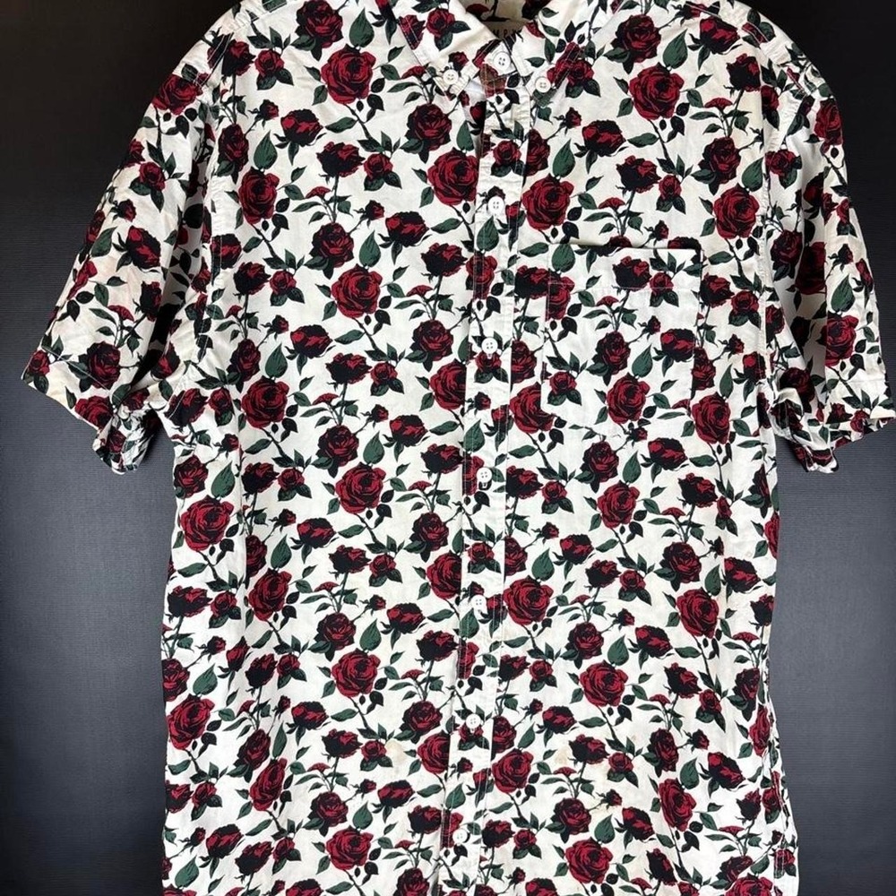Mens Empyre red rose button up shirt with green stems on‎ white background